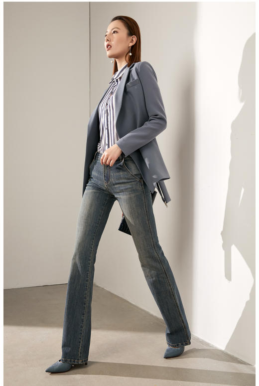 ”魔腿神裤“牛仔裤显腿长微喇叭魔腿神裤女人味修身显瘦J203K4554颈袖添香 商品图6