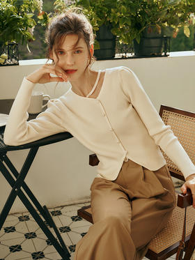 OLrain欧芮儿v领毛衣女初秋2023年新款不规则设计感别致套头上衣