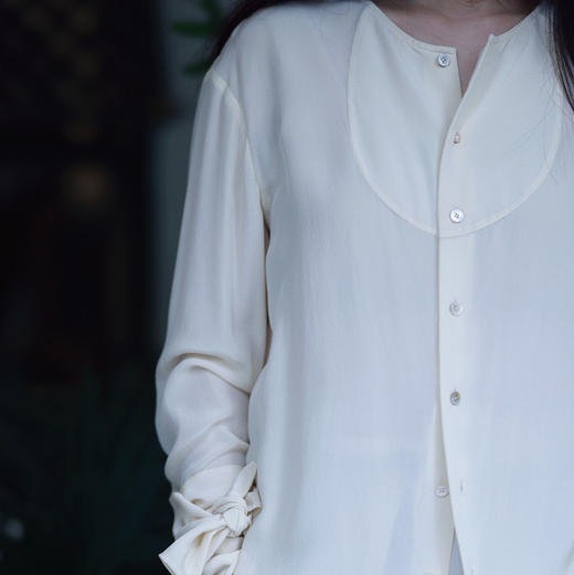 奶油米色真丝圆领衬衫 商品图3