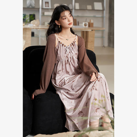 西遇长袖针织连衣裙女秋季新款两件套新中式垂坠感杏色裙子D0032614 商品图0