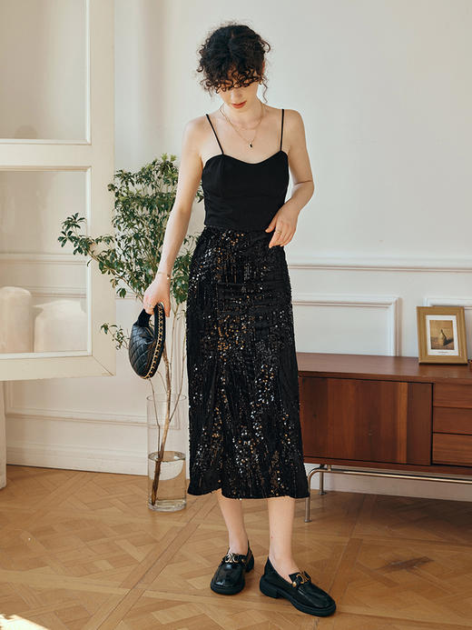 OLrain欧芮儿黑色丝绒半身裙女初秋2023新款高腰时尚珠片绣铅笔裙 商品图3