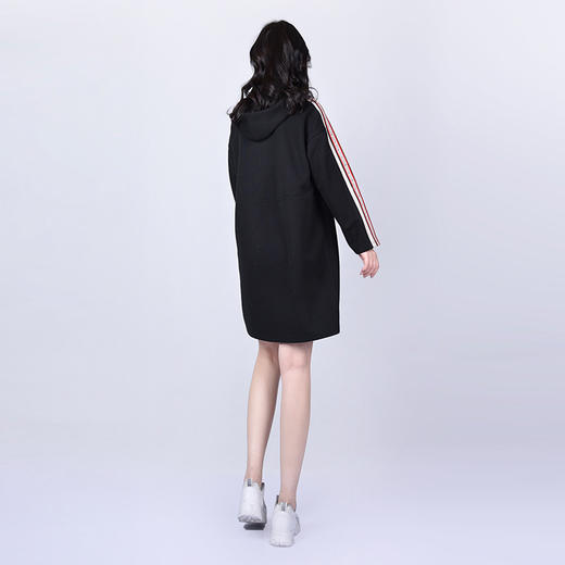 圣三利女装春秋季中长款运动休闲连帽连衣裙SL121L16 商品图2