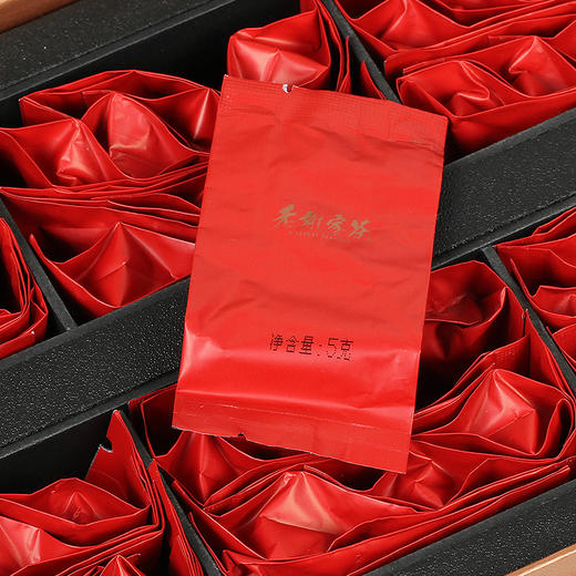 老谢家茶祁门红茶礼盒茶叶春茗润红240克礼盒红茶 商品图3