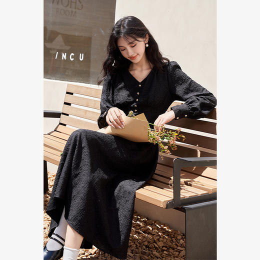 西遇法式宫廷风连衣裙女2023年秋季新款V领收腰复古优雅长袖长裙12038386 商品图2