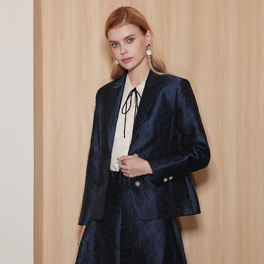 EITIE爱特爱秋季新款气质大气收腰显瘦百搭外套7103810 商品图3