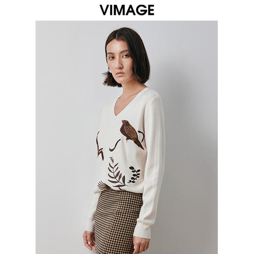VIMAGE纬漫纪冬季新款刺绣宽松舒适套头针织衫V2001605 商品图2