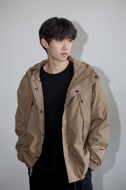 331475133极简休闲短款风衣 商品图0