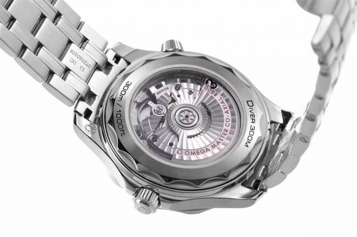 VS厂欧米茄新海马系列「熊猫色」白陶瓷表盘新品