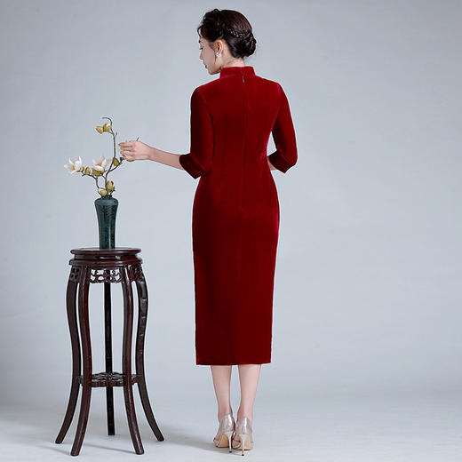 LHS-A36新款喜婆婆婚宴装平时可穿结婚礼服高贵酒红色真丝绒绣花旗袍秋季 商品图3