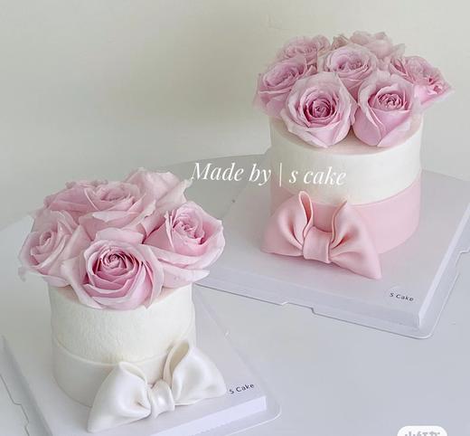 【臻品系列】---需提前一天预定--网图加高--【蝴蝶结粉玫瑰】半翻糖鲜花蛋糕 商品图0