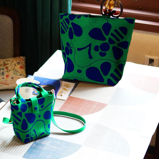 读者书店 | 读者×织遇  伴读旅行系列·针织挎包女士男士儿童通用时尚包 商品图1