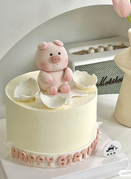 【臻品系列】--加高胚三层夹心翻糖公仔【粉色小猪猪】蛋糕 商品图0