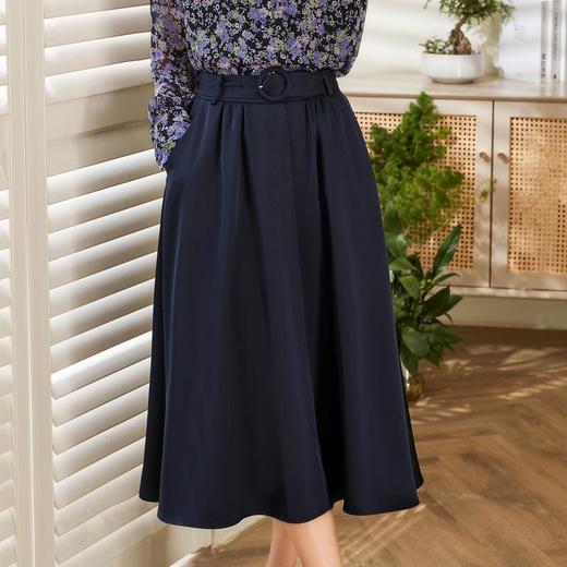 百姿 垂顺丝光半身裙2023早秋新款韩版百搭百褶A字裙中长款231039 商品图3