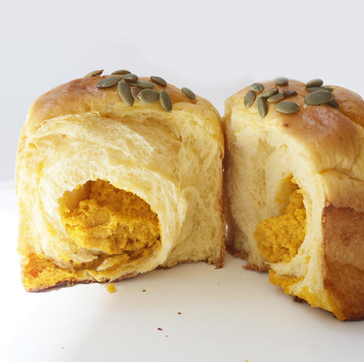 套餐B：8寸蛋糕+1盒曲奇烧+3只面包（生牛乳吐司、南瓜贝贝吐司、德式烤肠面包） 商品图2