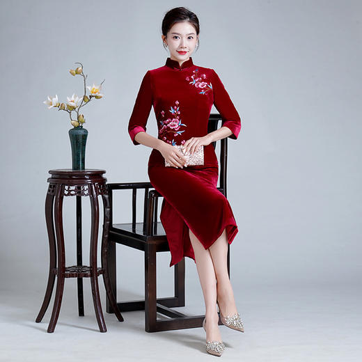 LHS-A36新款喜婆婆婚宴装平时可穿结婚礼服高贵酒红色真丝绒绣花旗袍秋季 商品图0