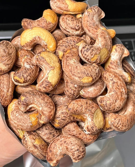 周六配送！正宗越南A180炭烧大腰果～大颗粒吃起来超爽！焦香微咸，果仁酥脆，回味香甜~  配料超干净 ，0添加，只有腰果+食用盐 ！ 一斤分装 商品图1