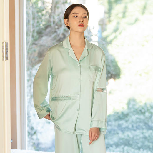 法国 利蜂/LOUIS ROYER 纯色家居服 曼妙时光 珠光缎面 柔软舒适 商品图7