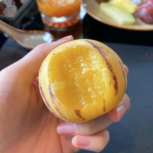 【七彩云南人参果中果秒杀活动】人参果，三个特点：香，水份大，没有核。每一口都充盈着香甜的果汁清甜 商品图2