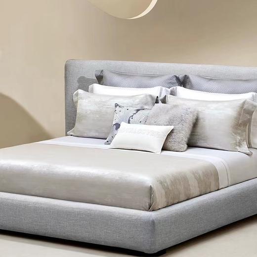 10楼 罗卡芙   120支双股长绒棉贡缎提花四件套--瓦尔登240*240cm   吊牌价 7980元   活动价 6780元 商品图1