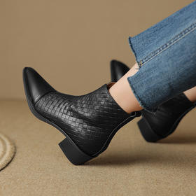 真皮拼接中跟粗跟，高跟尖头女靴YT-939-9