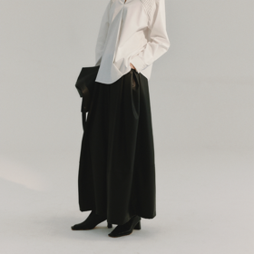 LIYIHAN 简约褶皱皮半裙 Y233Q05490