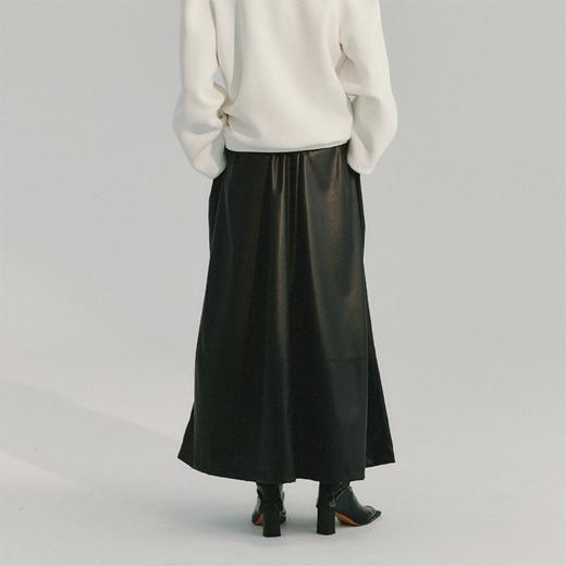 LIYIHAN 简约褶皱皮半裙 Y233Q05490 商品图3