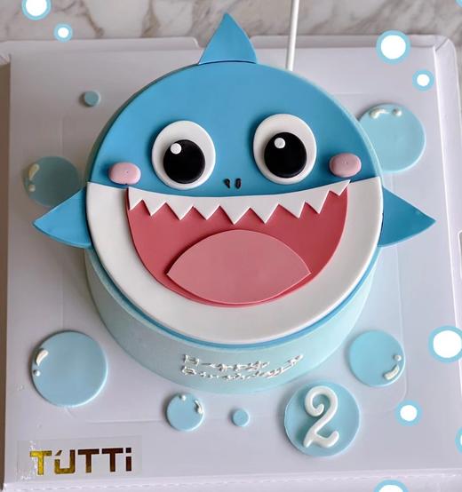 【臻品系列】---半翻糖蛋糕【平面卡通鲨鱼】 商品图0