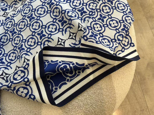 青花瓷圆领衫。 自己备注号码 商品图3