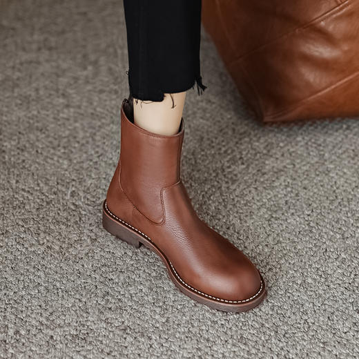 时尚气质，真皮平底短靴OFSM-OF6816R 商品图1