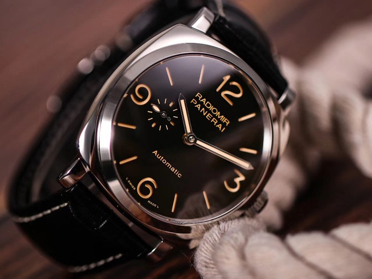 轻盈的“大块头”—V9厂沛纳海572珍珠陀机芯复刻表新品发布