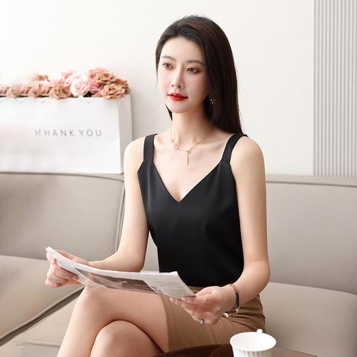 娜璐多 V领吊带背心内搭时尚洋气时髦设计感小众搭配西装打底仿醋酸缎面 商品图1