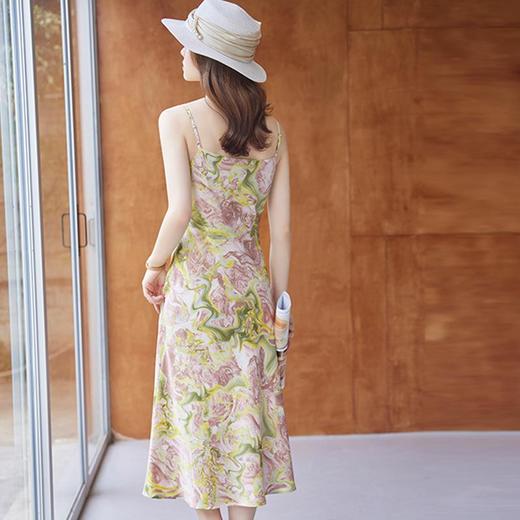 娜璐多 法式抽象吊带连衣裙夏季新款仿醋酸V领吊带裙收腰显瘦小清新雪纺 商品图3
