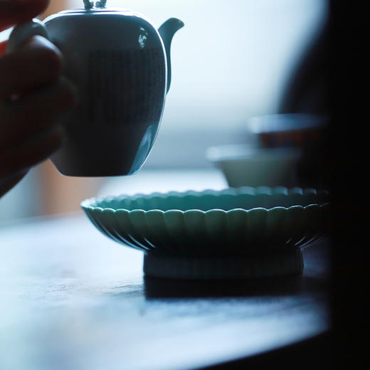 景德镇 忘言/手绘汝釉开片青花江南春壶承 手绘茶盘仿古果盘干泡盘茶点盘 商品图11