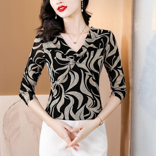2023秋季新款时尚V领印花高弹网纱长袖洋气遮肚子上衣气质小衫女YH852032 商品图3