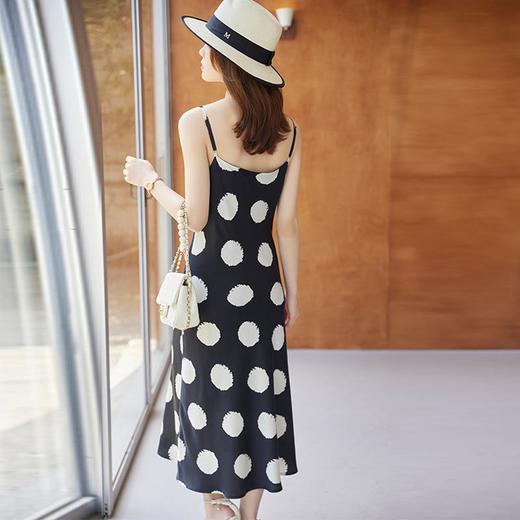 娜璐多 仿醋酸V领吊带连衣裙女夏季新款高级感小个子2023新款打底外穿裙 商品图2