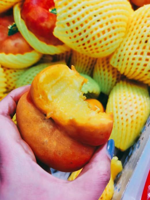 特价油蟠桃二斤 商品图0