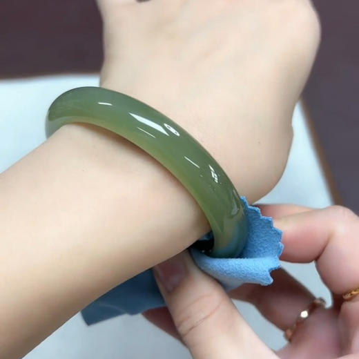 和田玉手镯-湖水绿宽条 商品图0