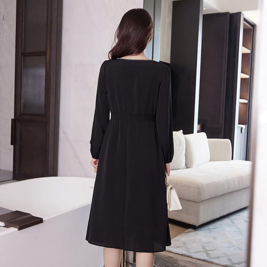 奢姿2024春秋季新款大码女装灯笼袖花边裙子胖妹妹气质V领连衣裙9933825895 商品图3