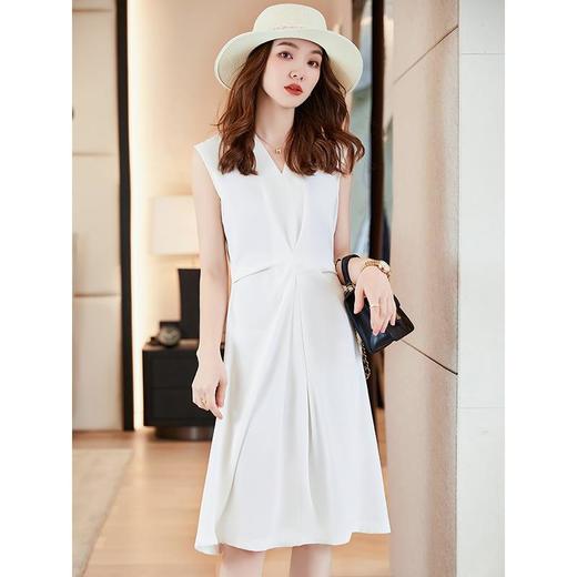 娜璐多 赫本风无袖纯色背心裙2023年新款收腰温柔高级设计感女小众连衣裙 商品图1