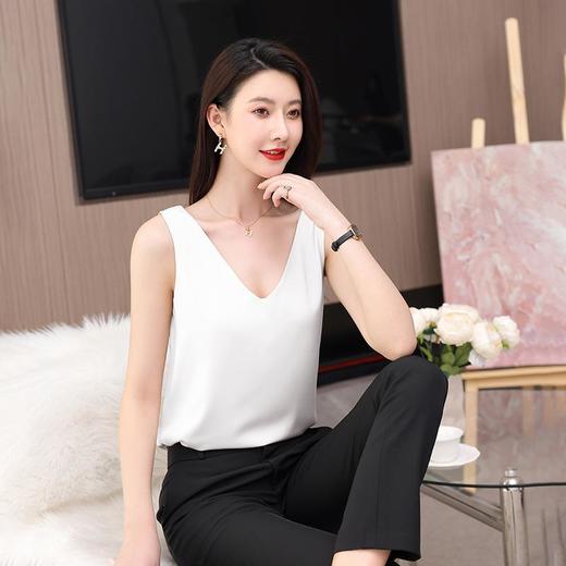 娜璐多 法式气质背心女内搭洋气时髦设计感小众无袖衫2023新款仿醋酸缎面 商品图2