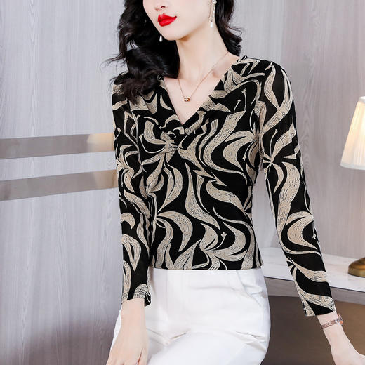 2023秋季新款时尚V领印花高弹网纱长袖洋气遮肚子上衣气质小衫女YH852032 商品图2