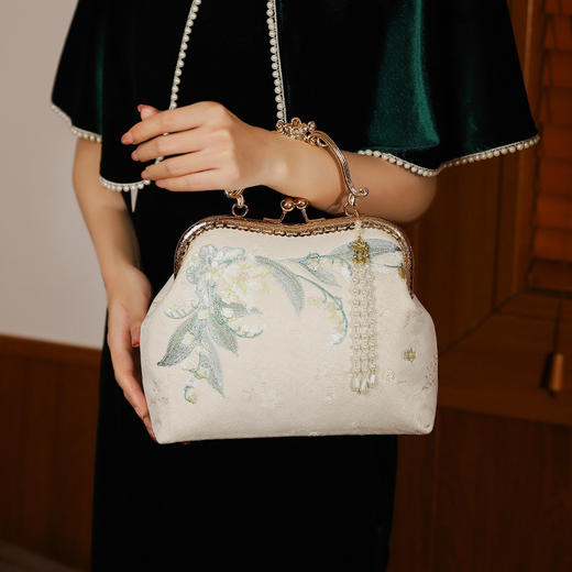 重工刺绣手提包，中国风旗袍宴会汉服手提包JX-月下铃兰 商品图0