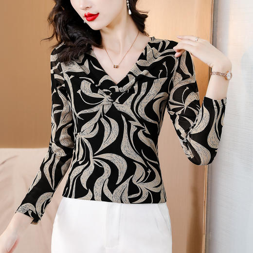 2023秋季新款时尚V领印花高弹网纱长袖洋气遮肚子上衣气质小衫女YH852032 商品图1