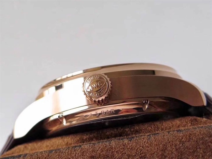 ZF厂万国葡萄牙逆跳陀飞轮最强复刻表详细评测