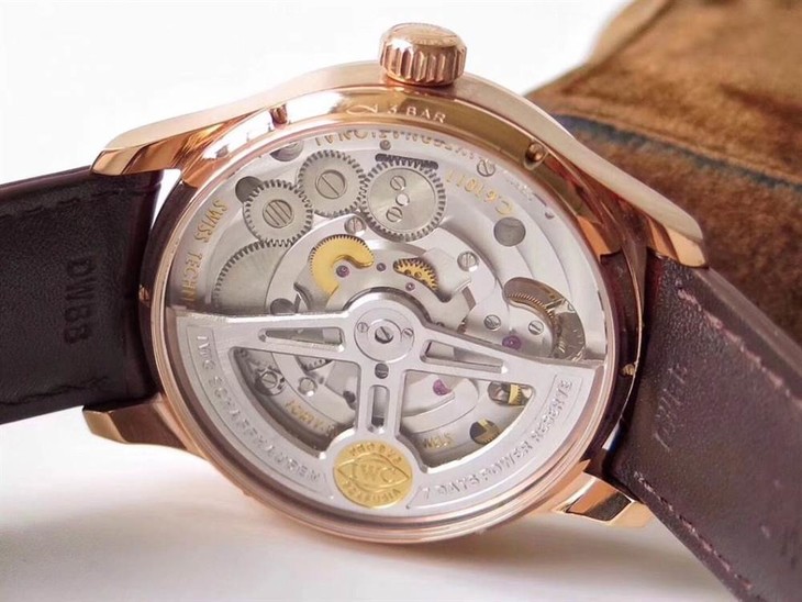 ZF厂万国葡萄牙逆跳陀飞轮最强复刻表详细评测