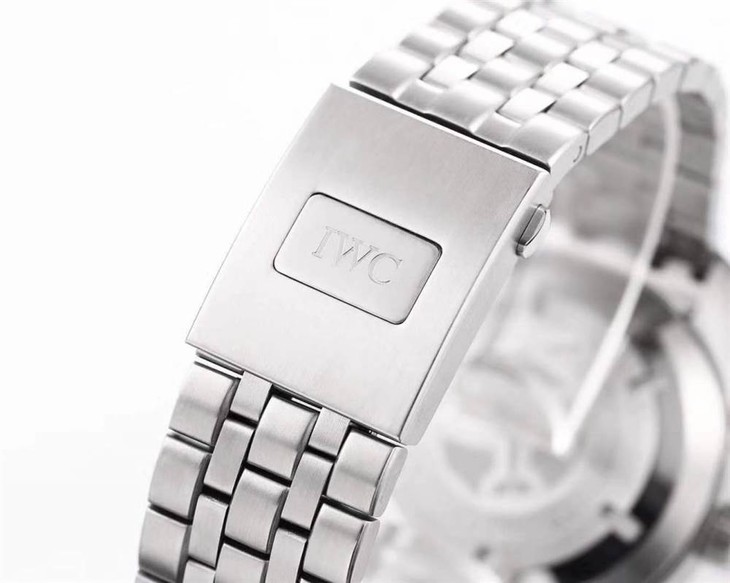 V6厂万国喷火战机多功能计时IW377719复刻表详细评测