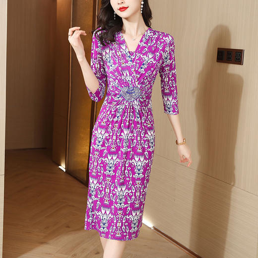 DD-复古时尚气质优雅收腰修身印花V领连衣裙 商品图0