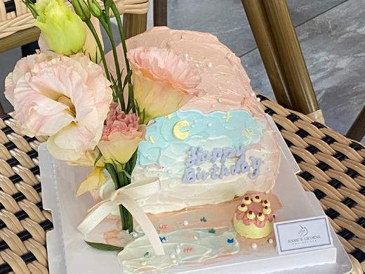 浪漫鲜花奶油手绘蛋糕 商品图0