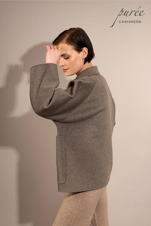 #1207 「4 BUTTONS SHORT COAT」85% WOOL 15% CASHMERE  大贴袋短大衣 商品图3