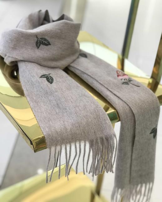 优品堂【唯美世界】100%羊毛绣花围巾 商品图11